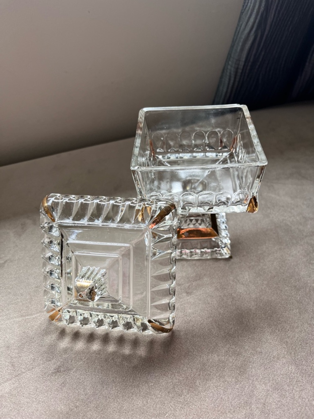 Jeanette Glass/Wedding Pattern Glass Covered Candy/Trinket Box W /Gold Trim - Picture 2 of 5